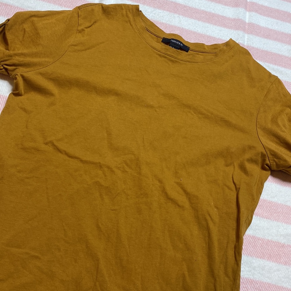 Forever 21 Tshirt